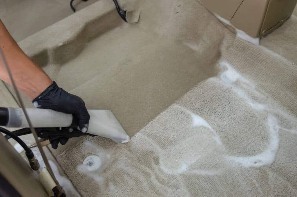 steam cleaning vs.shampooing carpets