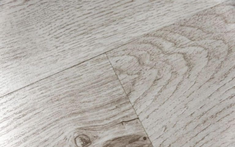 How to Whitewash Laminate Flooring (7 Easy Steps)