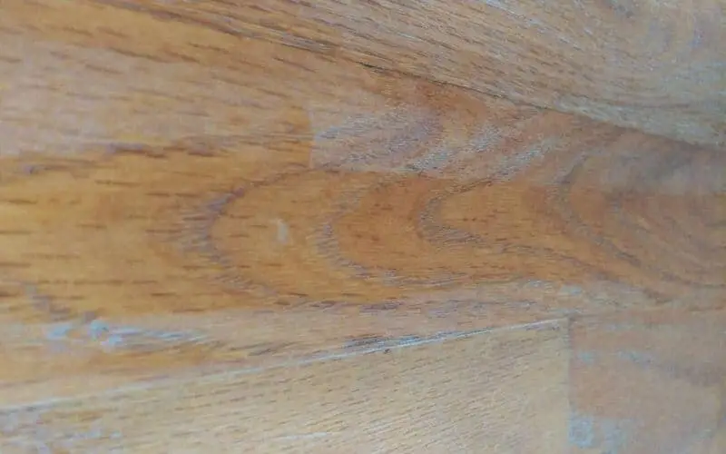 will carpet tape ruin laminate floors