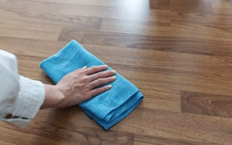 cleaning plaster dust off laminate floor