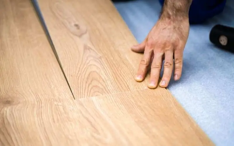 replacing engineered hardwood floor planks