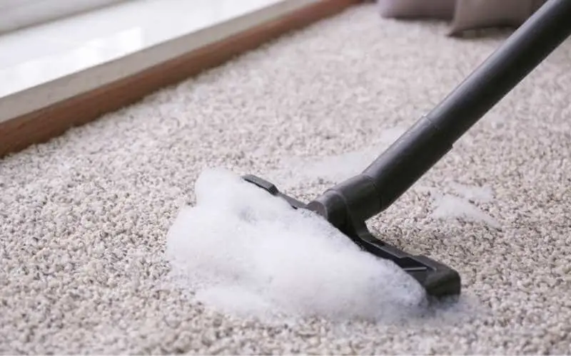 how to get the smell of vinegar out of carpet