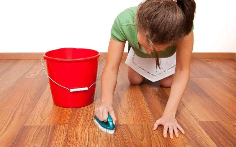 how to remove spray paint from vinyl floor