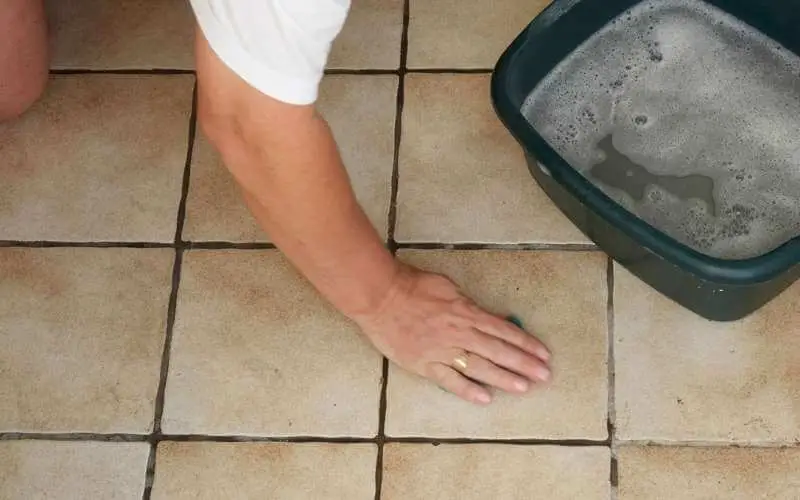 how to remove rust from floor